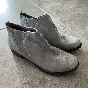 Clarks | Shoes | Clarks Ankle Boots 